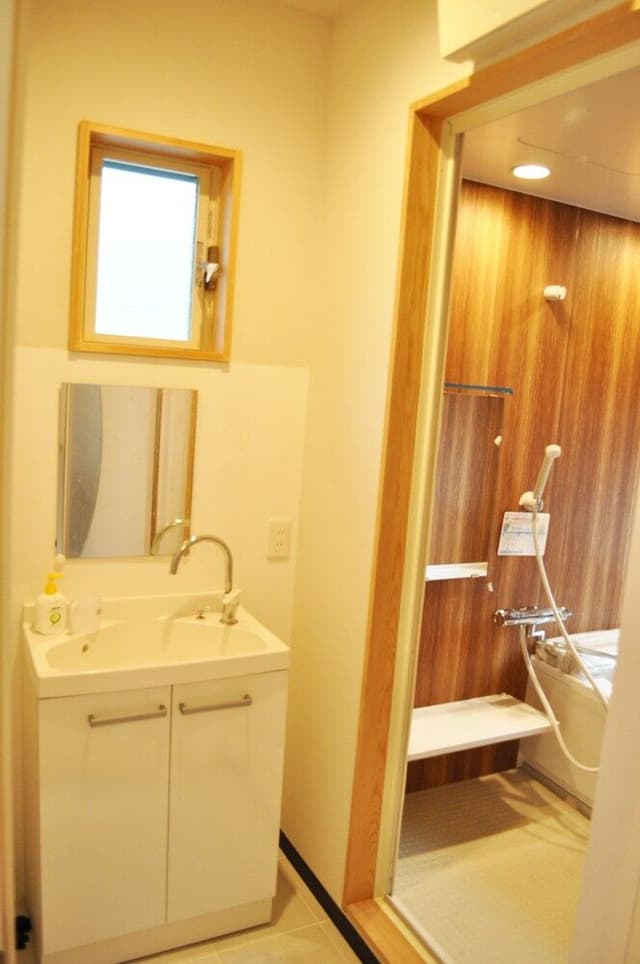Standard Twin Room B