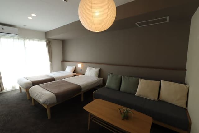 Room 202 Suitengu