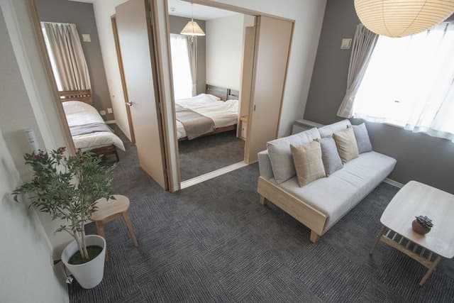 Room 401 Suitengu