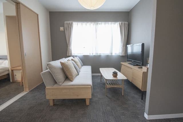 Room 401 Suitengu