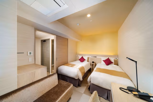 Deluxe Room, 2 Twin Beds, Accessible, Refrigerator