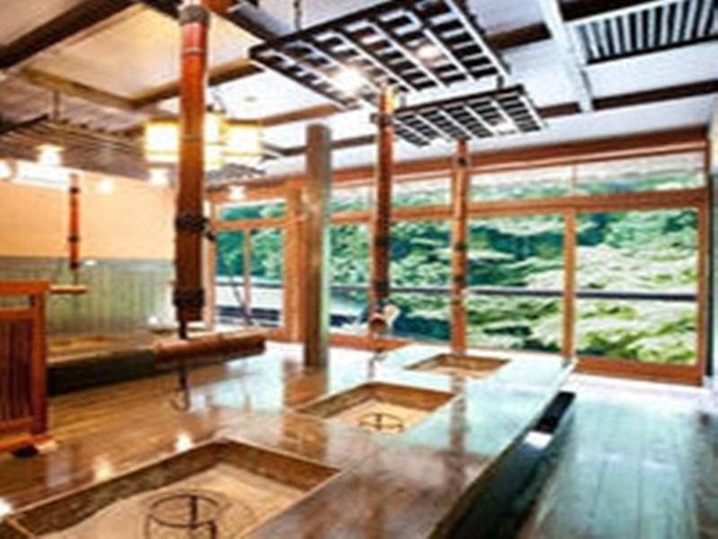 อิโระริ โฮระกุ (IRORI Houraku)1