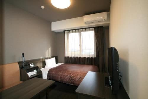 Small Single Room - Non-Smoking