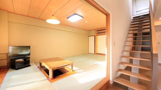 Family Condo, Smoking, Kitchen