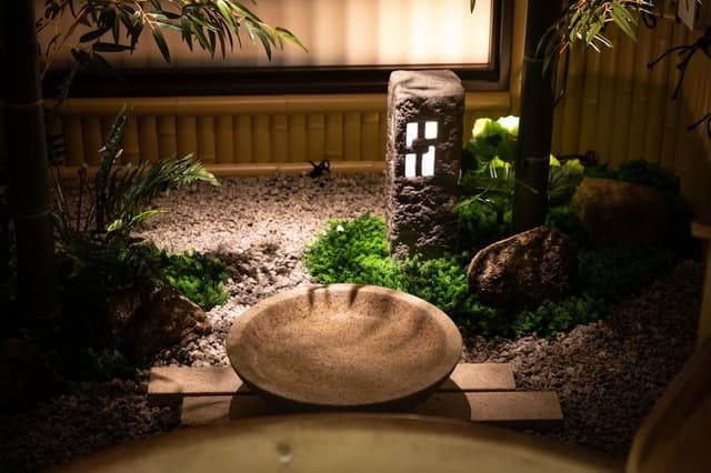 Suite with Semi-open-Air Bath, 90m2