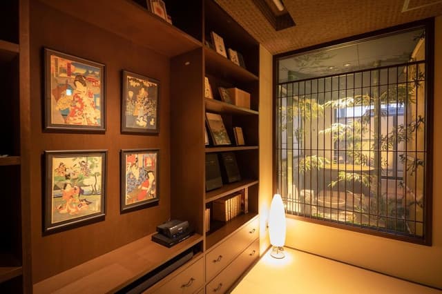 Suite with Semi-open-Air Bath, 90m2