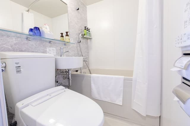 Semi-Double Room, Smoking