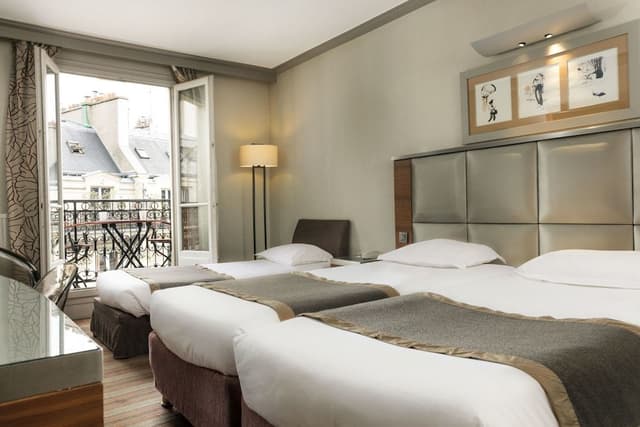 Triple Room