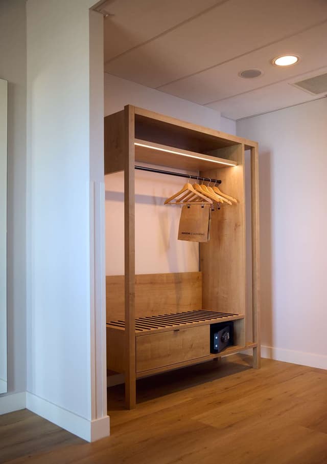 KING DELUXE ROOM