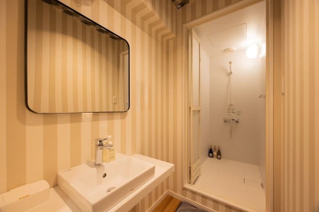 Basic Single Room, Non Smoking (with shared bathroom)