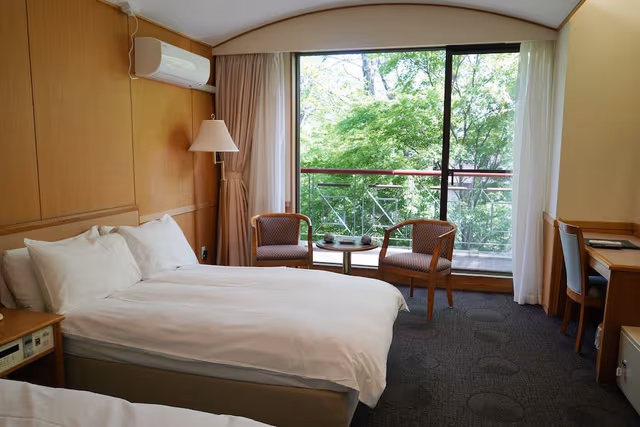 Twin Room, Shared Bathroom