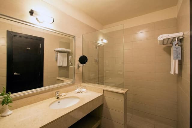 Standard, Queen or Twin Bed, Garden View