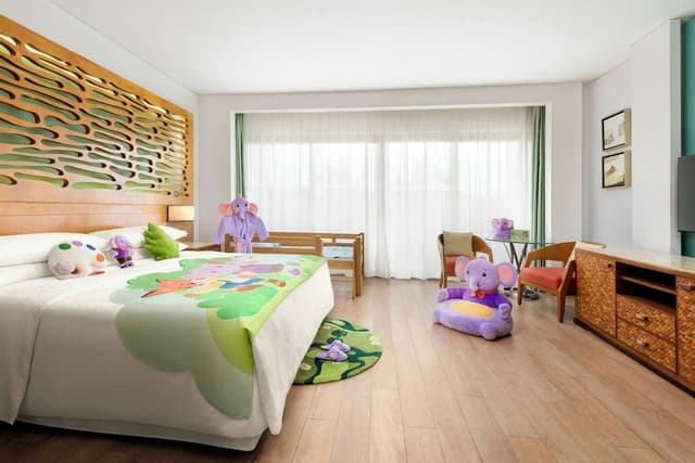 Family Room, 1 King Bed, Garden View