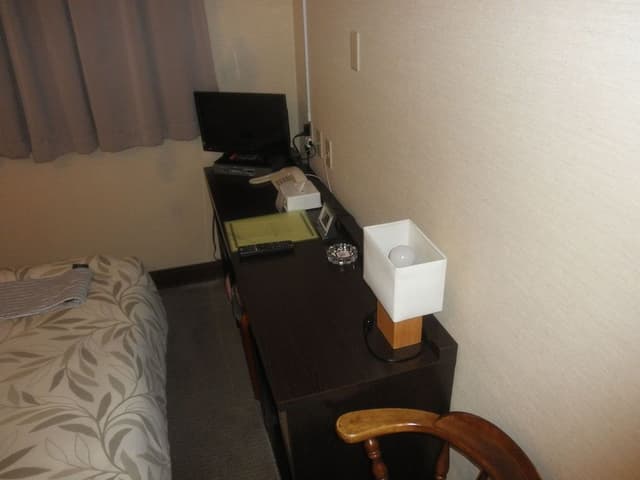 Basic Single Room, Smoking