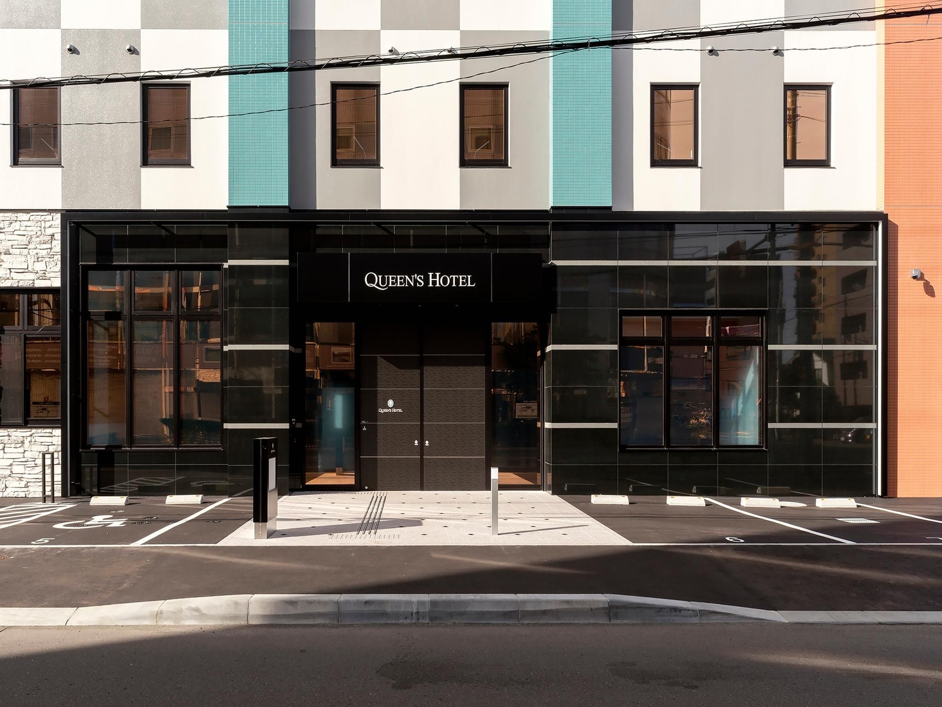 โรงแรมควีน ชิโตะเซะ (Queen's Hotel Chitose)0