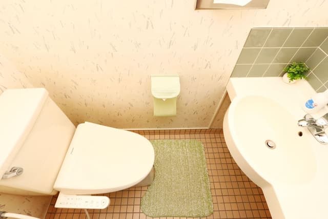 Twin Room, Private Toilet, Shared Bathroom
