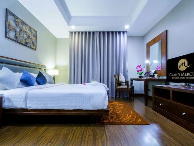 Deluxe Suite, 1 King Bed, Balcony