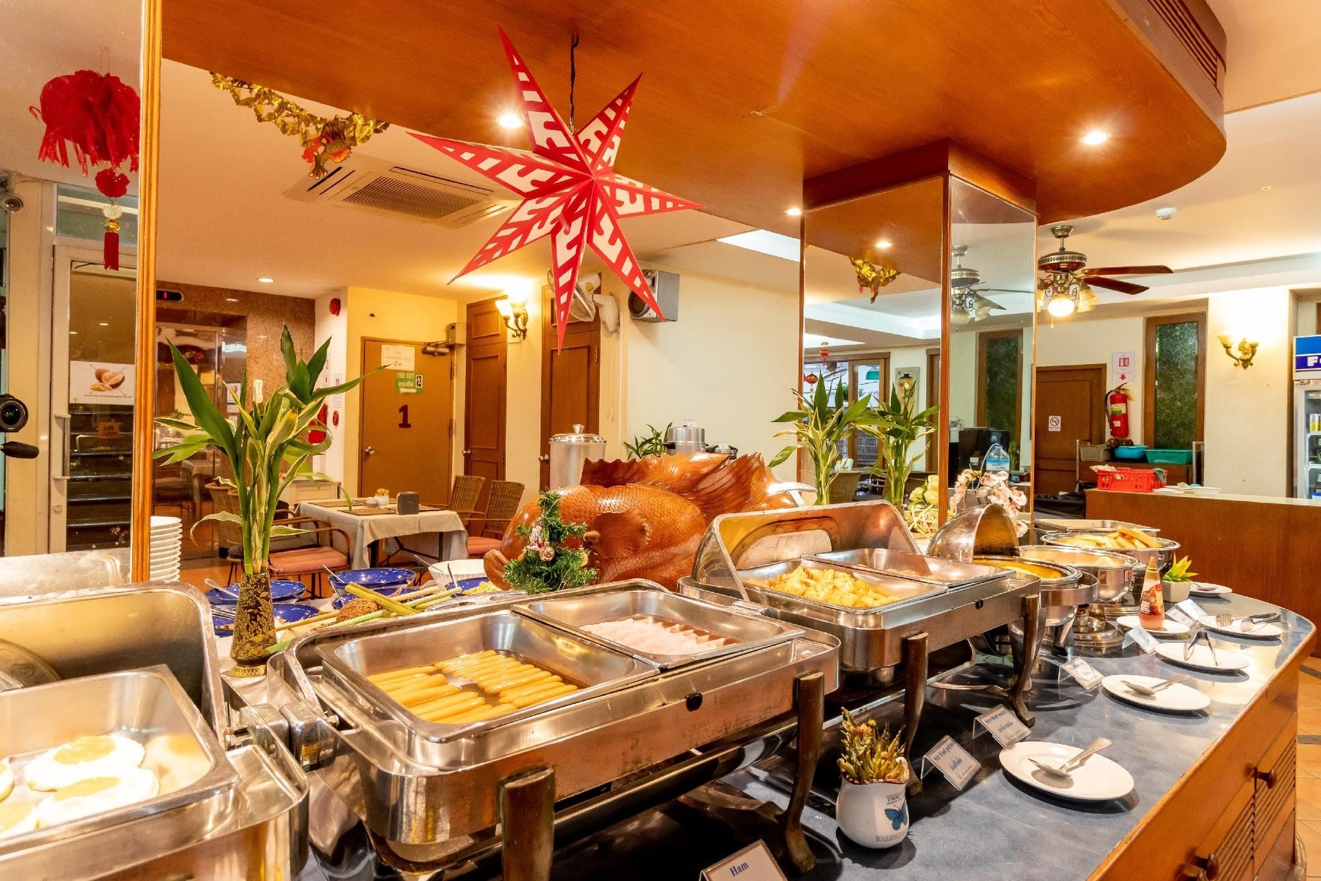 ทิพย์อุไร บีช โฮเทล (Thipurai Beach Hotel)4