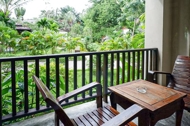Family Room Garden View