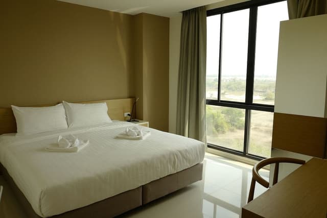 Junior Suite, 2 Bedrooms, 2 Bathrooms, City View