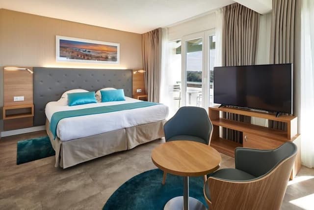 Junior Double Room, Balcony, Partial Sea View