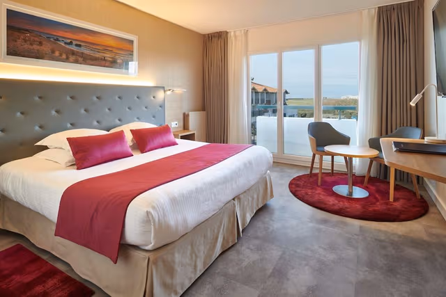 Superior Double Room, Partial Ocean View (Upstairs, Balcony)