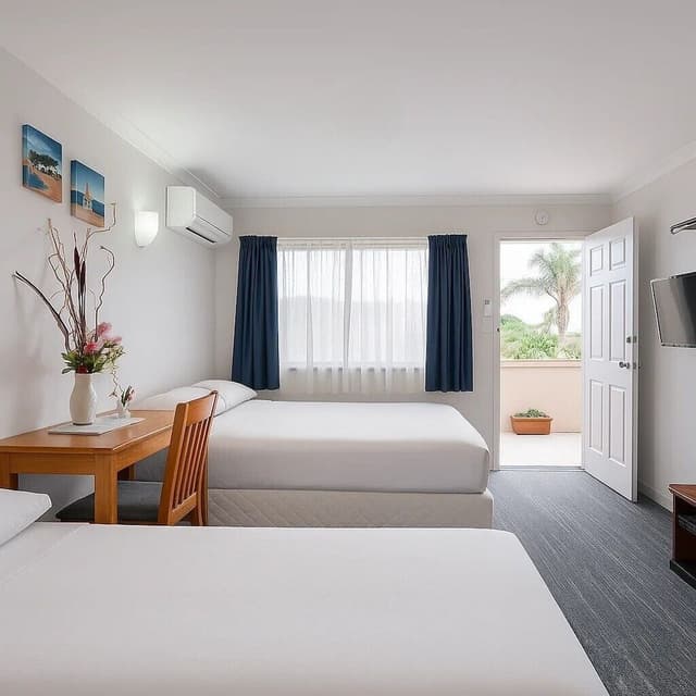 Studio Unit (12 - 15)