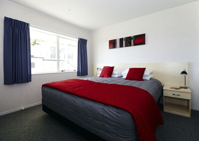 Family Apartment, 2 Bedrooms, Kitchen, Partial Ocean View