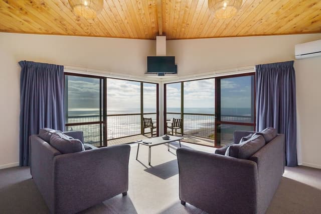 Deluxe Chalet, 2 Bedrooms, Kitchenette, Ocean View (Chalet)
