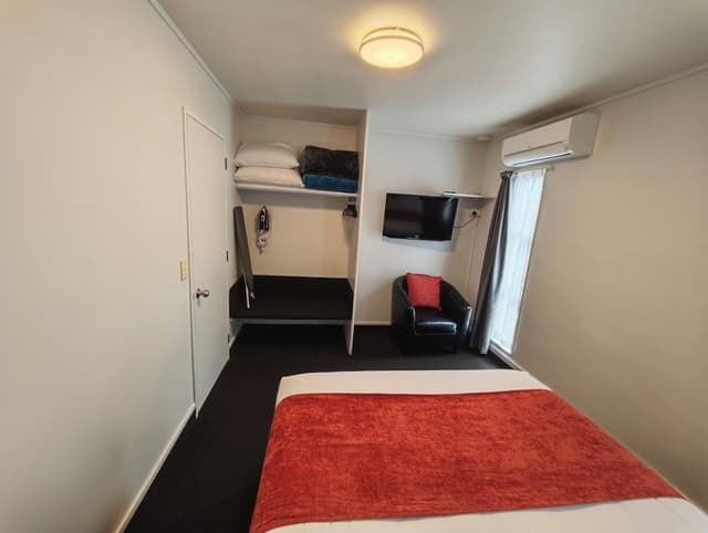 One Bedroom Motel Unit