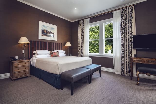 Premium Room, 1 King Bed, Non Smoking, Garden View