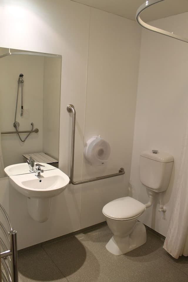 Queen Studio with Shared Bathroom