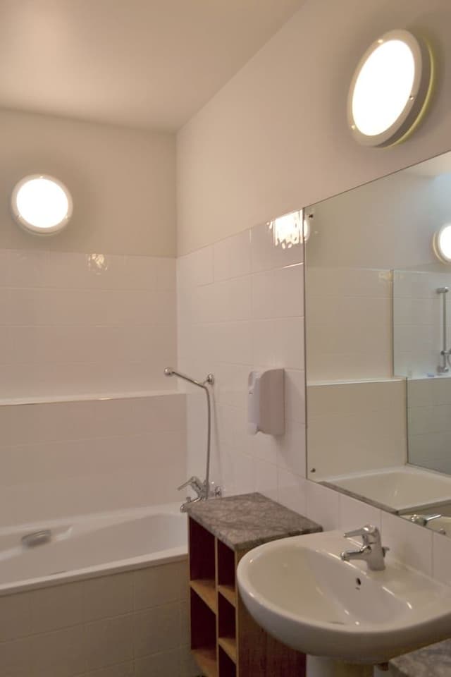 Queen Studio with Shared Bathroom