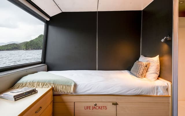 Endeavour Cabin - Deluxe Twin Room