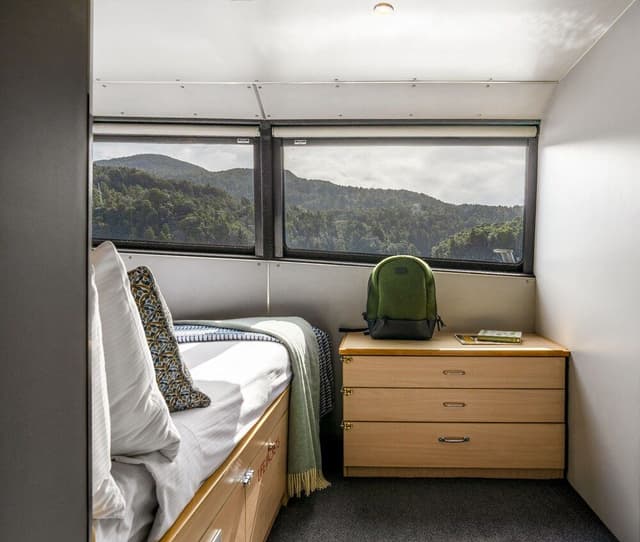 Captain Cook Cabin - Deluxe King Room