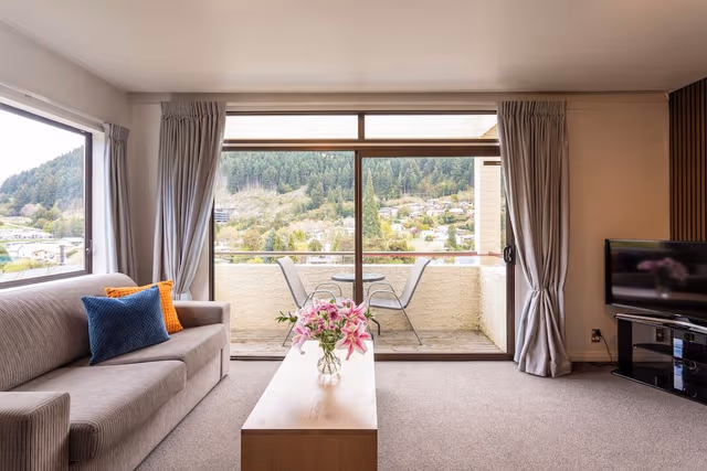 One Bedroom Apartment with Private Balcony