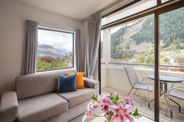 One Bedroom Apartment with Private Balcony