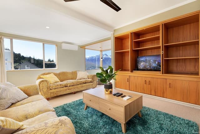 Private 5 Bedroom House