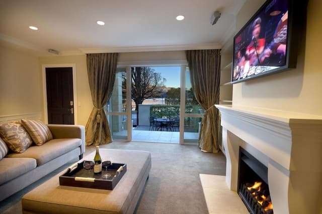Luxury Townhome, 3 Bedrooms, Lakeside