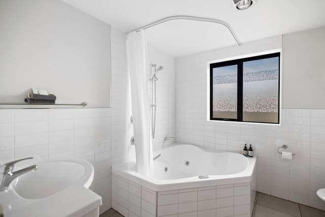 One Bedroom with Spa Bath