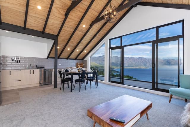 Private 2 Bedroom Apartment