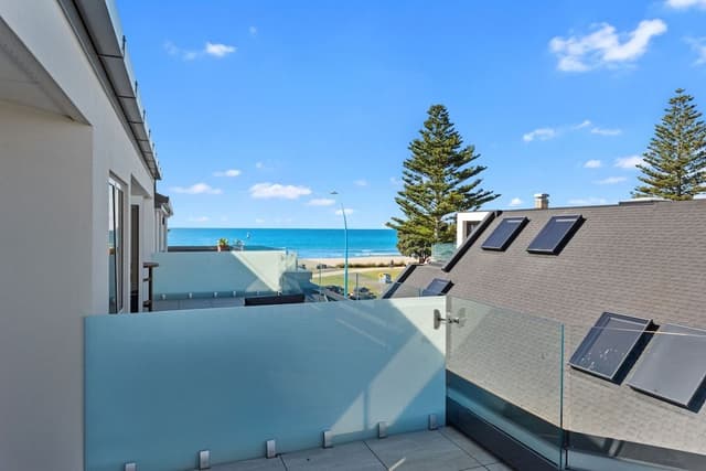 Apartment, 2 Bedrooms, Partial Sea View