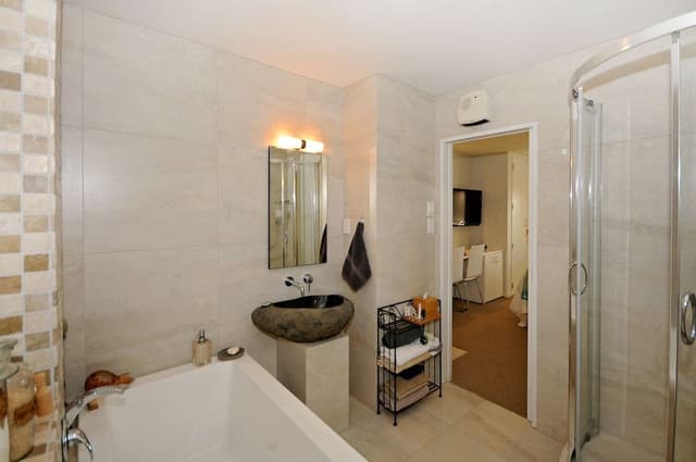 Luxury Suite, 1 Queen Bed, Kitchenette, Ocean View