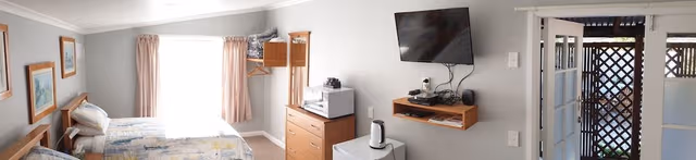 Bedroom 4 (The Sleepout) Pet Friendly