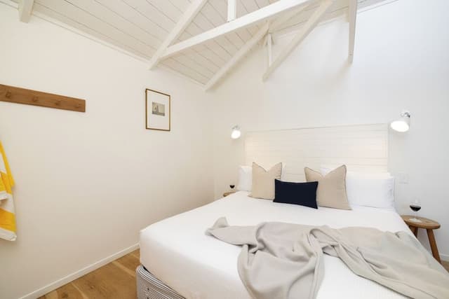 Signature Room, 1 King Bed, Balcony (Room 2)