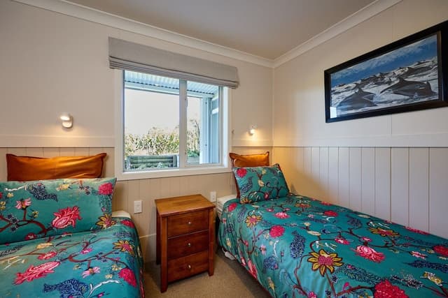 Swallows Nest with Shared Bathroom