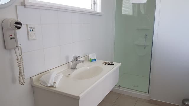 Queen Room 1