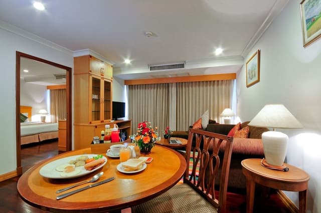 Executive Suite One-Bedroom with Balcony