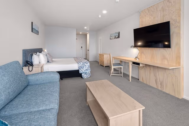 Deluxe Room, 1 King Bed with Sofa bed, Non Smoking
