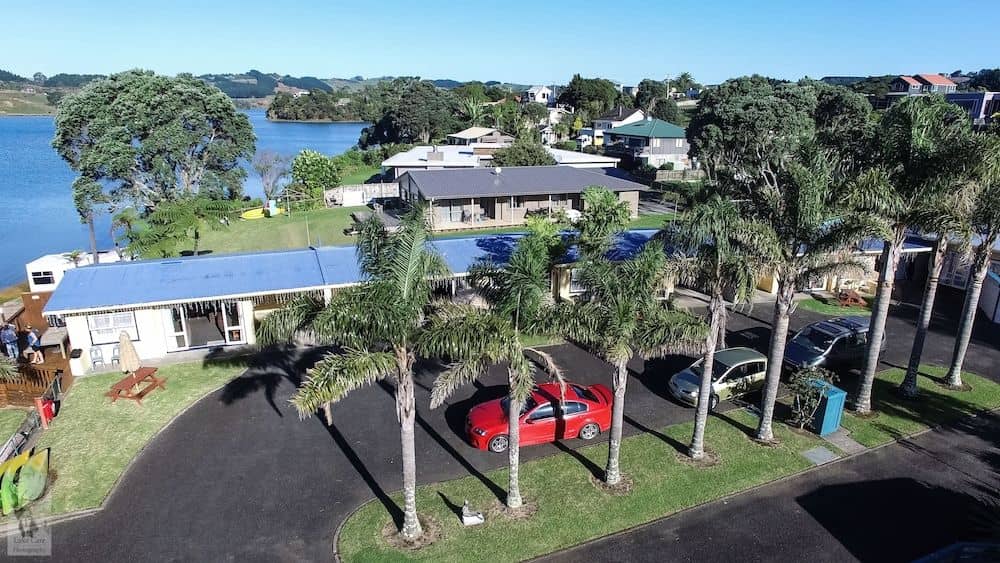 Raglan Palm Beach Motel Raglan Palm Beach Motel